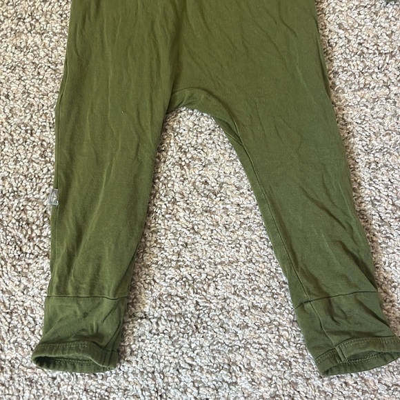 Kyte Baby Zippered Romper in Olive Size 6-12m - Picture 7 of 7